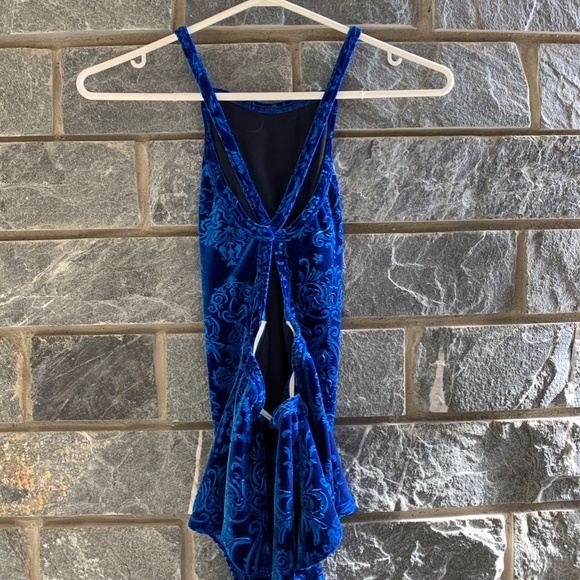 Details Dancewear Velvet Bodysuit - Picture 2 of 2